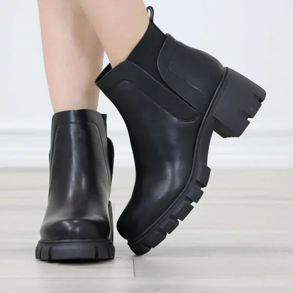 Black Ankle Boots Chunky Lug Block Heel Synthetic Leather Round Toe - Picture 10 of 13